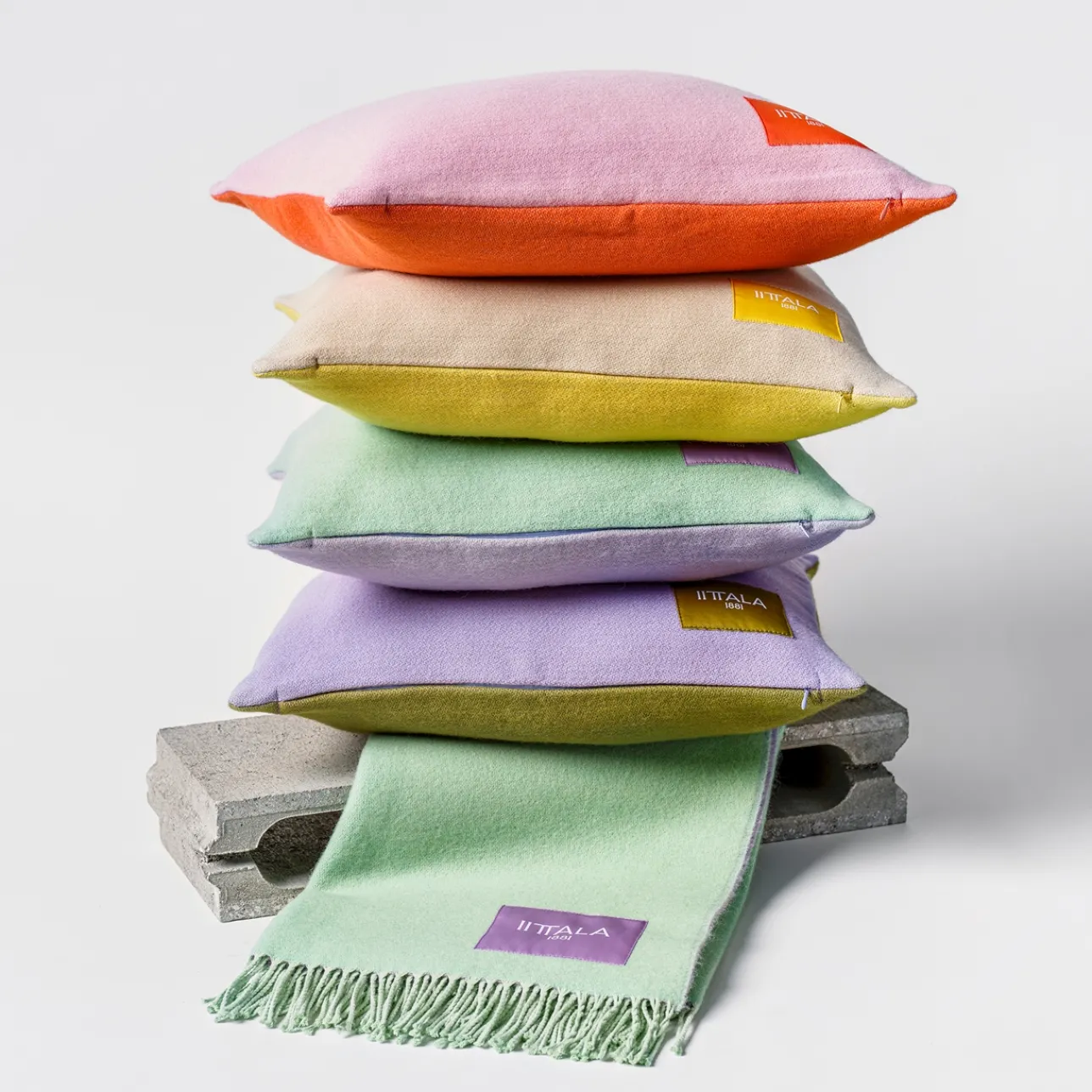 Hemtextilier*IITTALA Kuddfodral 48x48cm Mint-lila