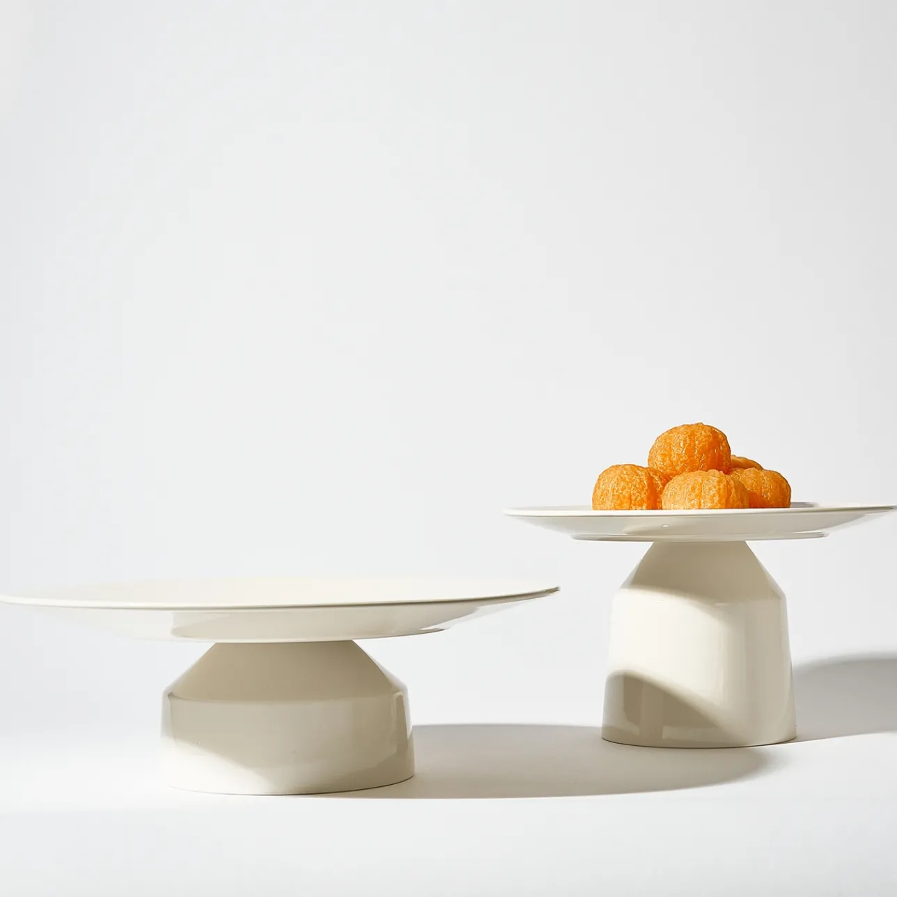 Serveringsbrickor Och Uppläggningsfat|Kakfat*IITTALA Lågt serveringsfat 30x9,5cm vit