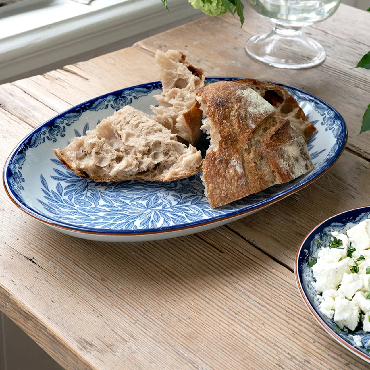 Serveringsbrickor Och Uppläggningsfat*IITTALA Oval serveringsfat 33x22